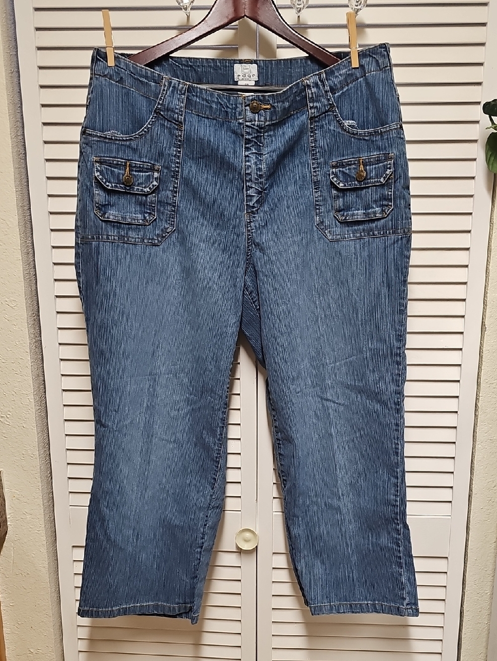 EUC Edge Blue Cropped Stretchy Cargo Pocket Jeans W Smaller Button Pockets Front